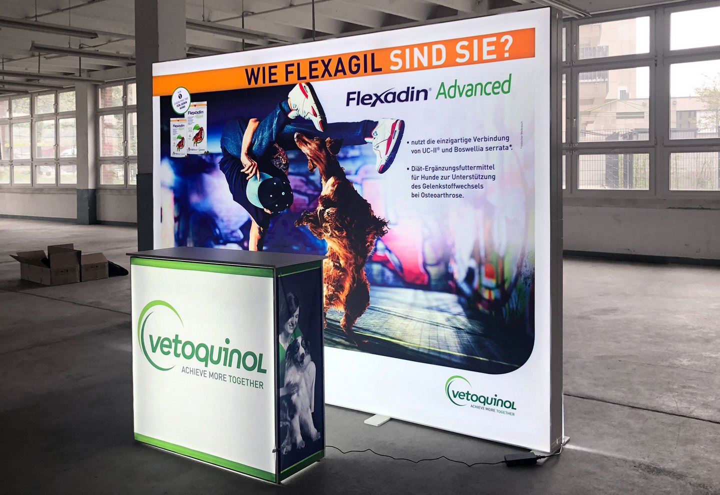LED-Messewand PIXLIP GO + LED-Theke GRID - Vetoquinol GmbH