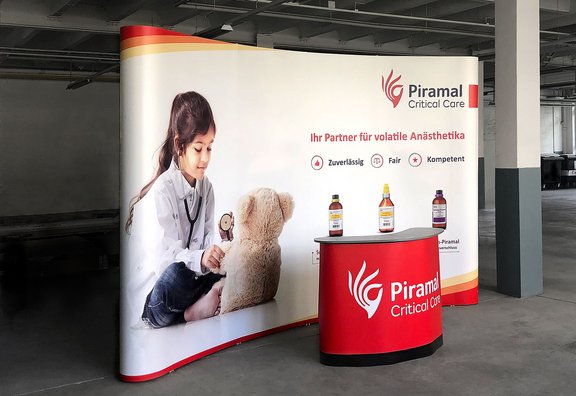 Expand Media Wall XL + Expand PodiumCase - Piramal GmbH Expand Media Wall XL + Expand PodiumCase - Piramal GmbH